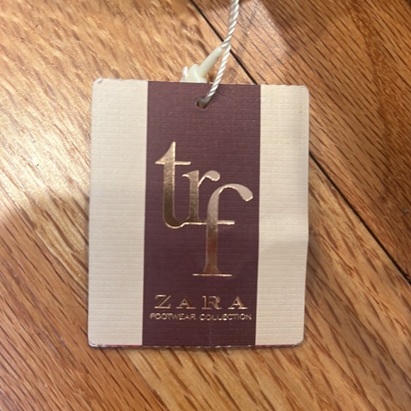 NWT size 9 Zara heel w silver spikes, high covered ankle back w strap - Picture 3 of 4